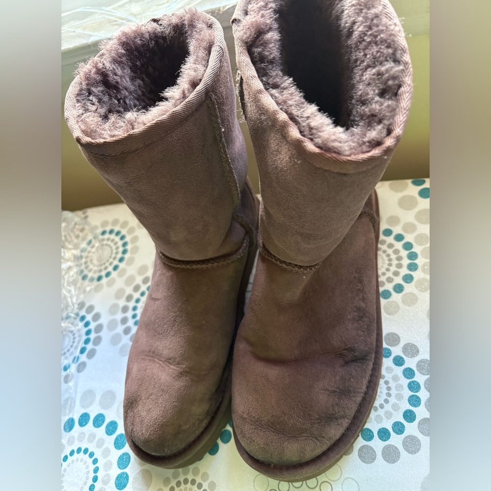Classic and timeless 
UGG Classic Chocolate Boots
Pre-love size 7 - Picture 5 of 8